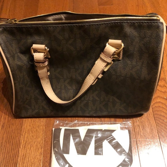 Michael Kors Handbag - Picture 4 of 6